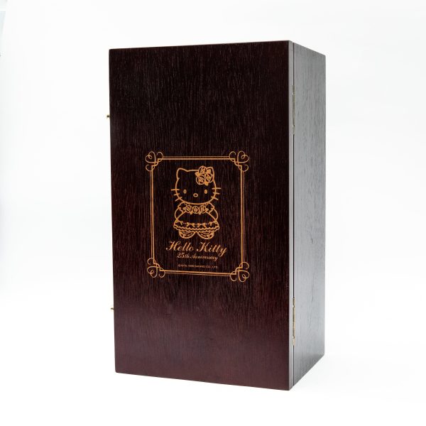 [Pre-Owned] Hello Kitty 25 Anniversary Wooden Box For Discount